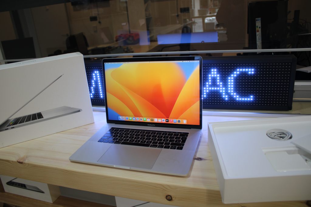 Macbook Pro 15,4 Pulgadas Touch Bar & Touch ID